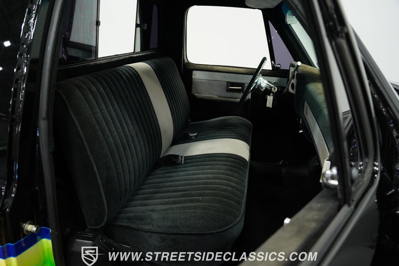 Chevrolet-C10-1984-Black-Black-49