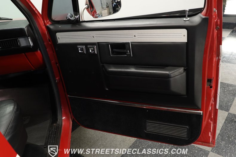 Chevrolet-C10-1986-Red-Black-2