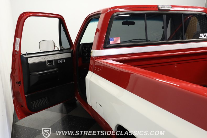 Chevrolet-C10-1986-Red-Black-30