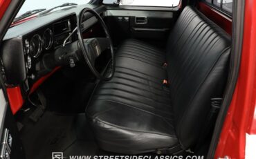 Chevrolet-C10-1986-Red-Black-32