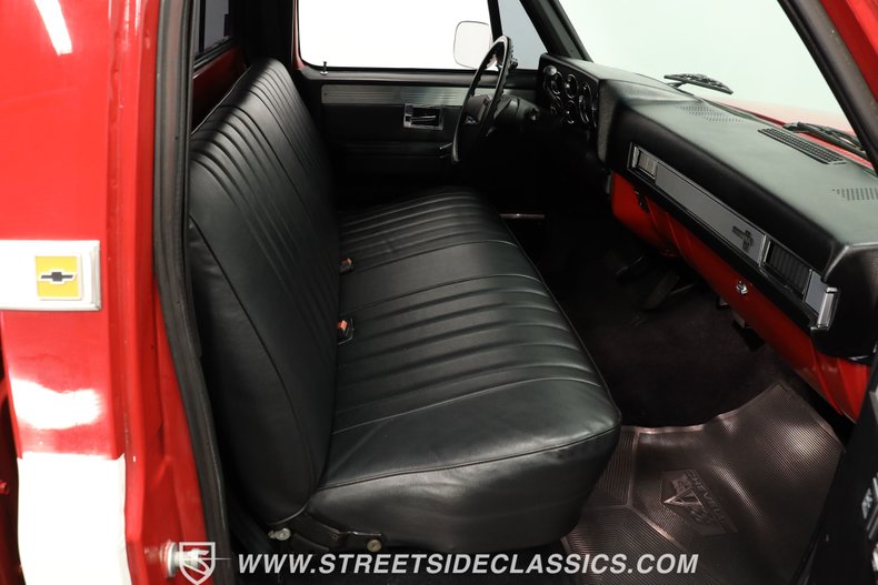 Chevrolet-C10-1986-Red-Black-40