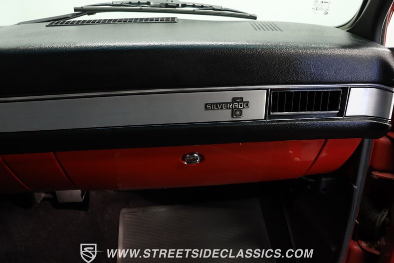Chevrolet-C10-1986-Red-Black-49