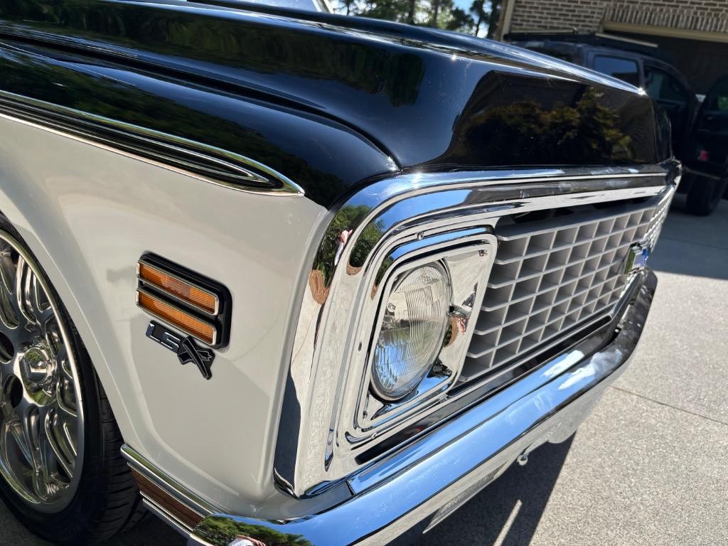 Chevrolet-C10-Built-6.0-LS-4l80-slick-as-youll-find-Resto-1972-3