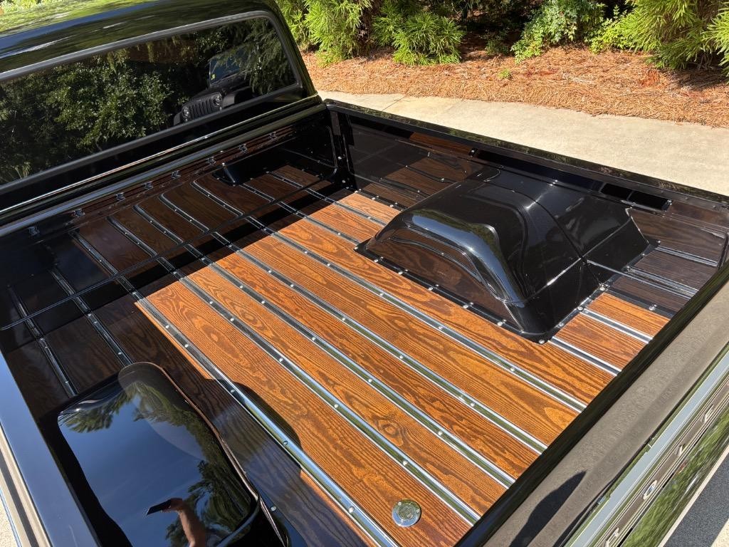 Chevrolet-C10-Built-6.0-LS-4l80-slick-as-youll-find-Resto-1972-6