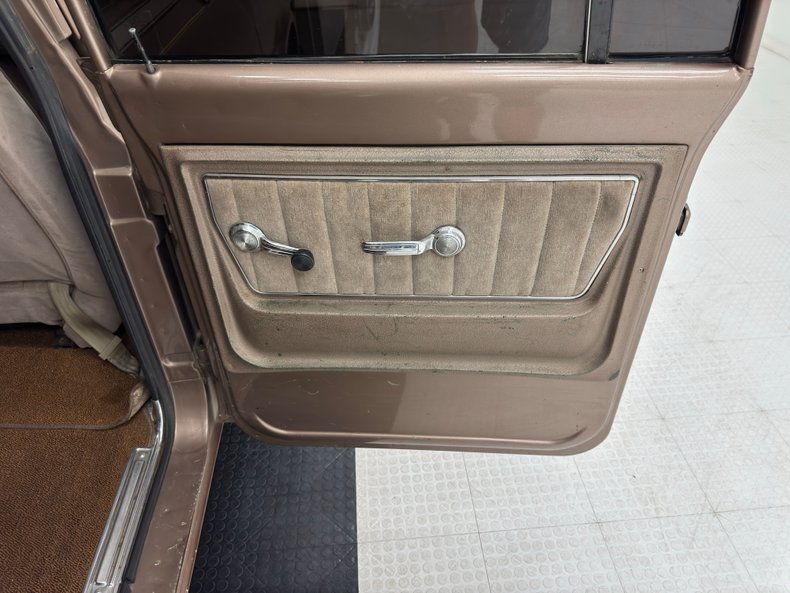 Chevrolet-C20-1972-Burnished-Gold-Tan-33