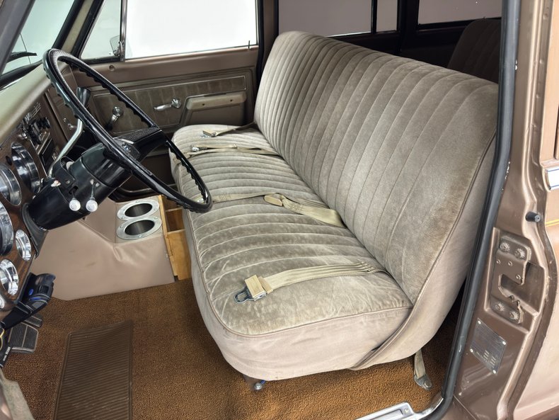 Chevrolet-C20-1972-Burnished-Gold-Tan-34