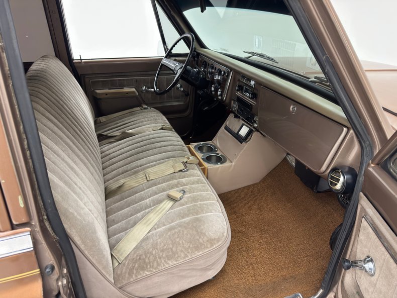 Chevrolet-C20-1972-Burnished-Gold-Tan-39