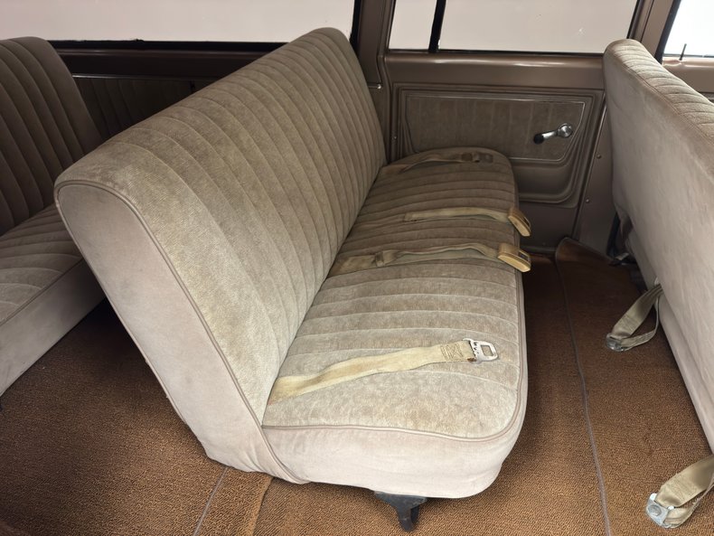 Chevrolet-C20-1972-Burnished-Gold-Tan-40