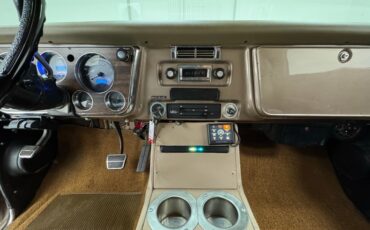 Chevrolet-C20-1972-Burnished-Gold-Tan-47
