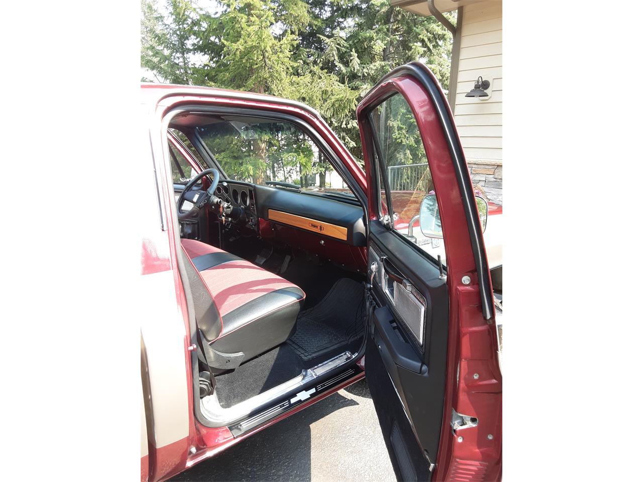 Chevrolet-C20-1978-burgandymetallic-BlackBurgandy-1
