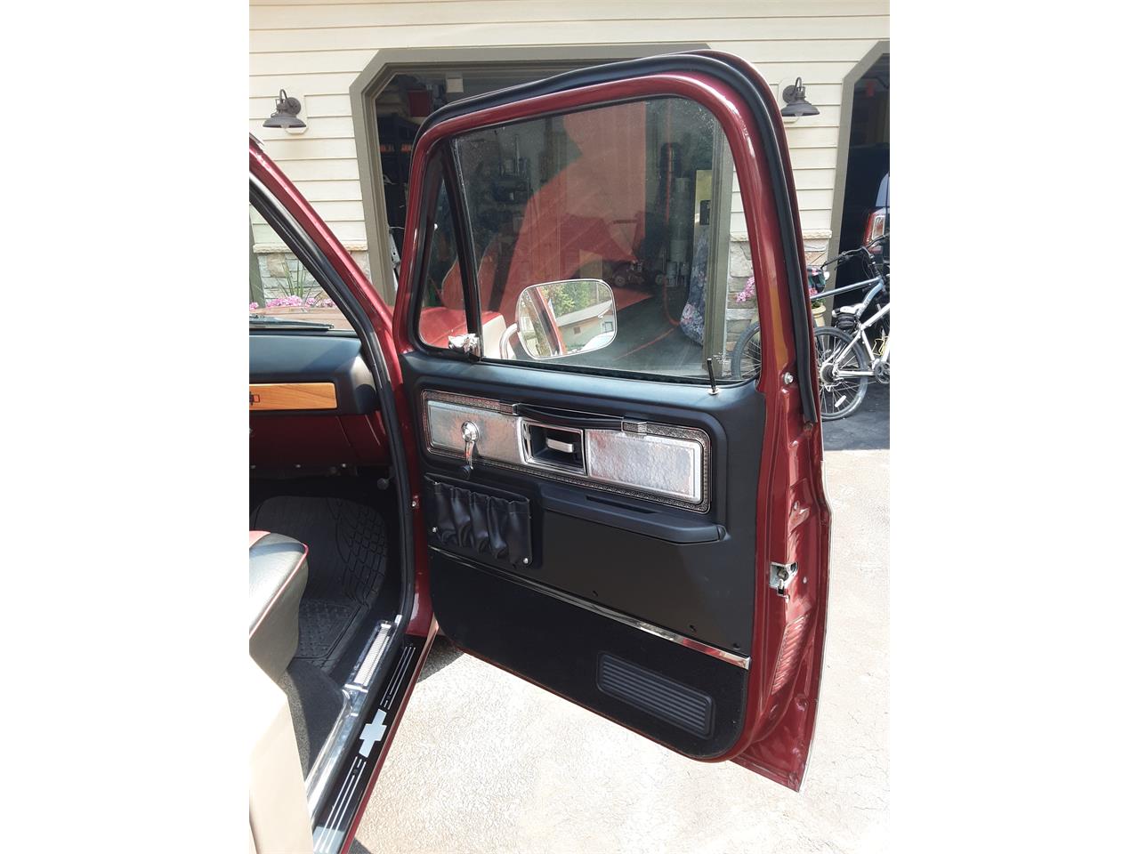 Chevrolet-C20-1978-burgandymetallic-BlackBurgandy-2