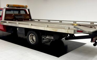 Chevrolet-C30-1986-Apple-Red-Charcoal-10