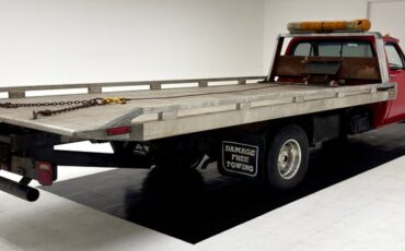 Chevrolet-C30-1986-Apple-Red-Charcoal-11