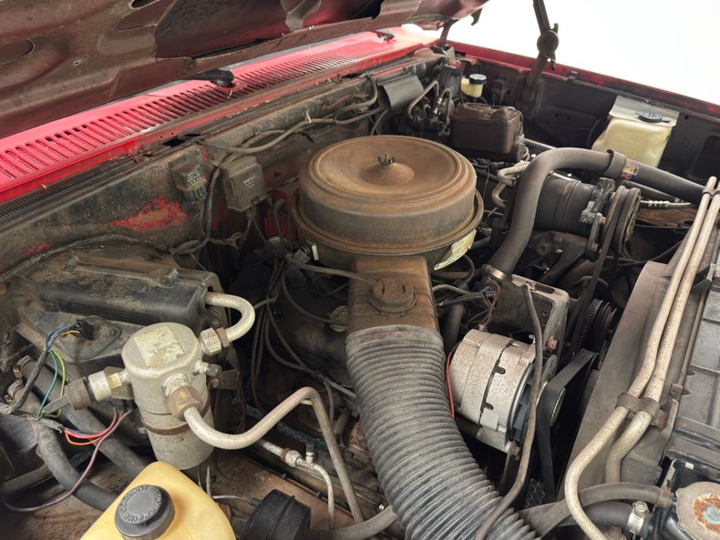 Chevrolet-C30-1986-Apple-Red-Charcoal-21