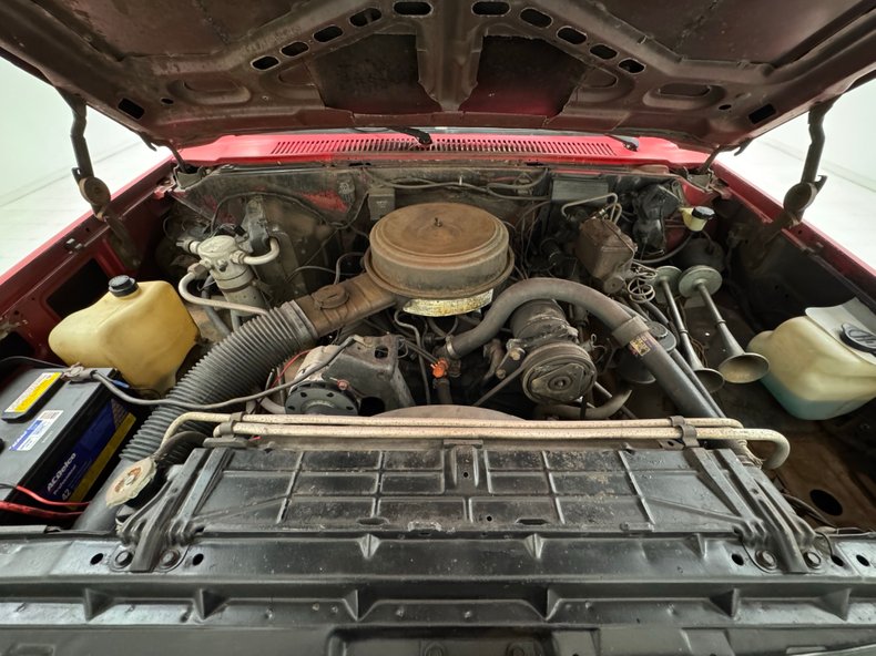 Chevrolet-C30-1986-Apple-Red-Charcoal-22