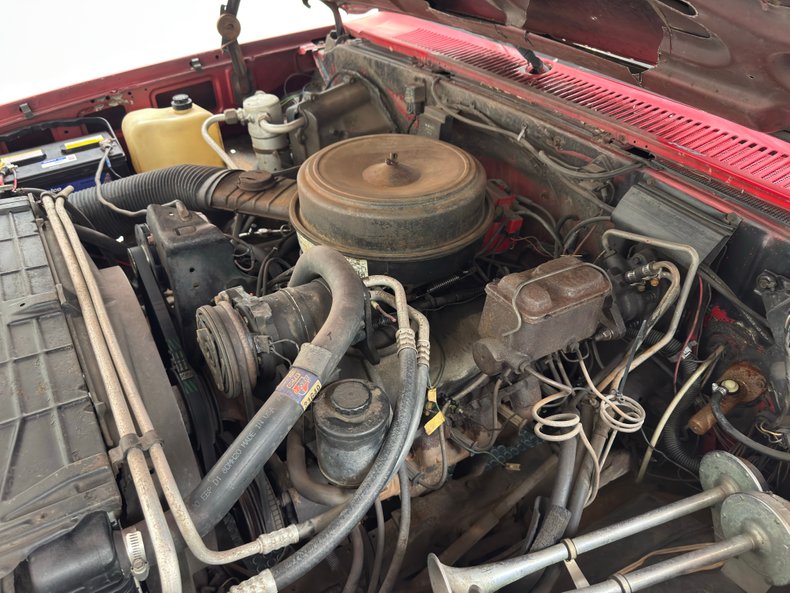 Chevrolet-C30-1986-Apple-Red-Charcoal-23