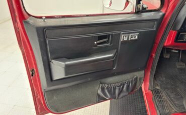 Chevrolet-C30-1986-Apple-Red-Charcoal-24