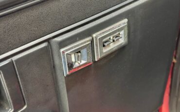 Chevrolet-C30-1986-Apple-Red-Charcoal-25