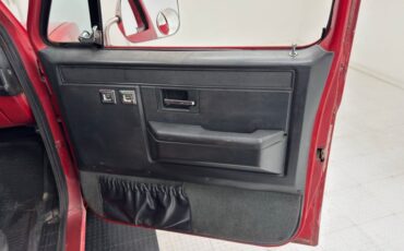 Chevrolet-C30-1986-Apple-Red-Charcoal-26