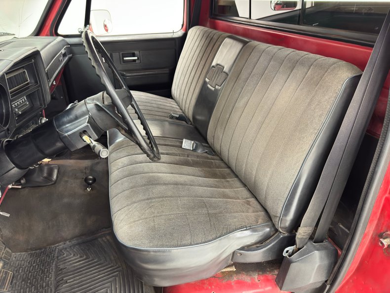 Chevrolet-C30-1986-Apple-Red-Charcoal-27