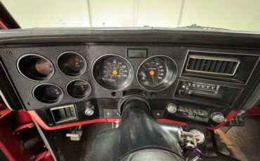 Chevrolet-C30-1986-Apple-Red-Charcoal-32