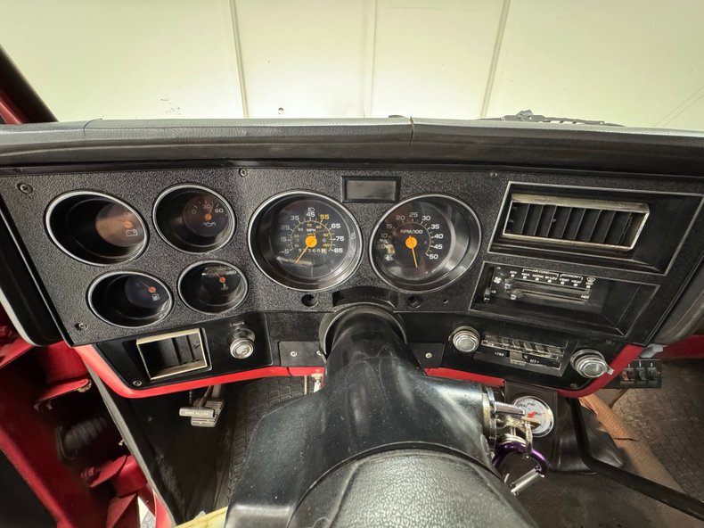 Chevrolet-C30-1986-Apple-Red-Charcoal-32