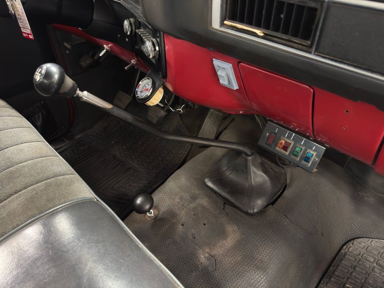 Chevrolet-C30-1986-Apple-Red-Charcoal-37