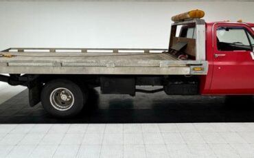 Chevrolet-C30-1986-Apple-Red-Charcoal-39