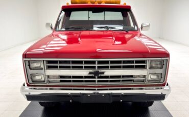 Chevrolet-C30-1986-Apple-Red-Charcoal-40