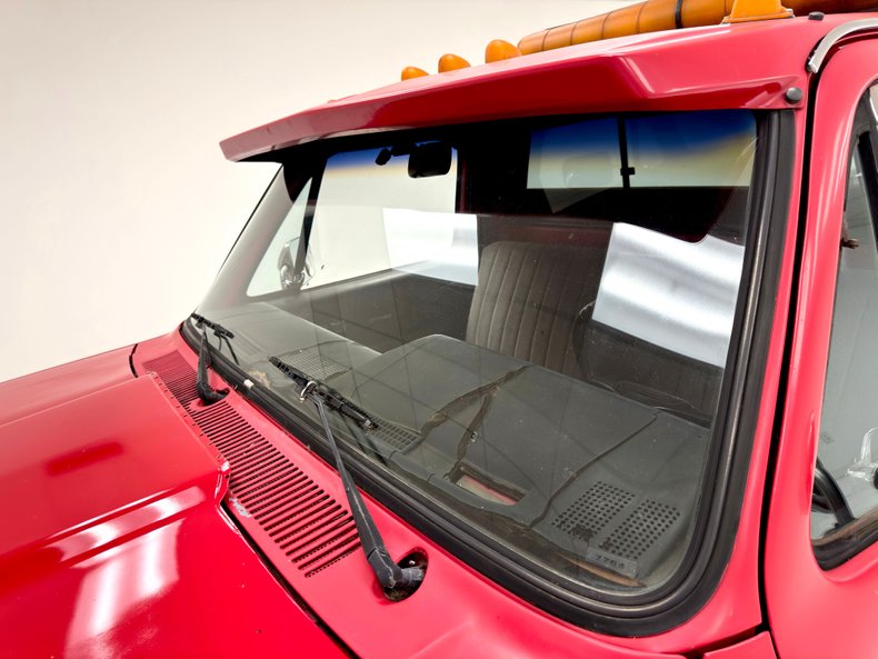 Chevrolet-C30-1986-Apple-Red-Charcoal-41