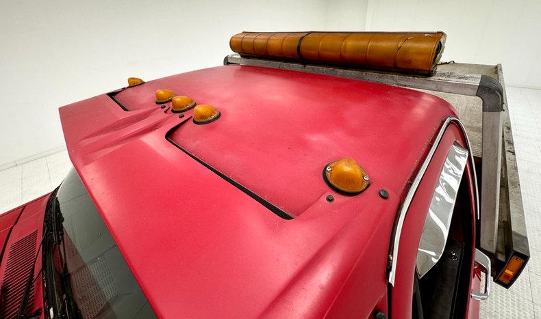 Chevrolet-C30-1986-Apple-Red-Charcoal-42