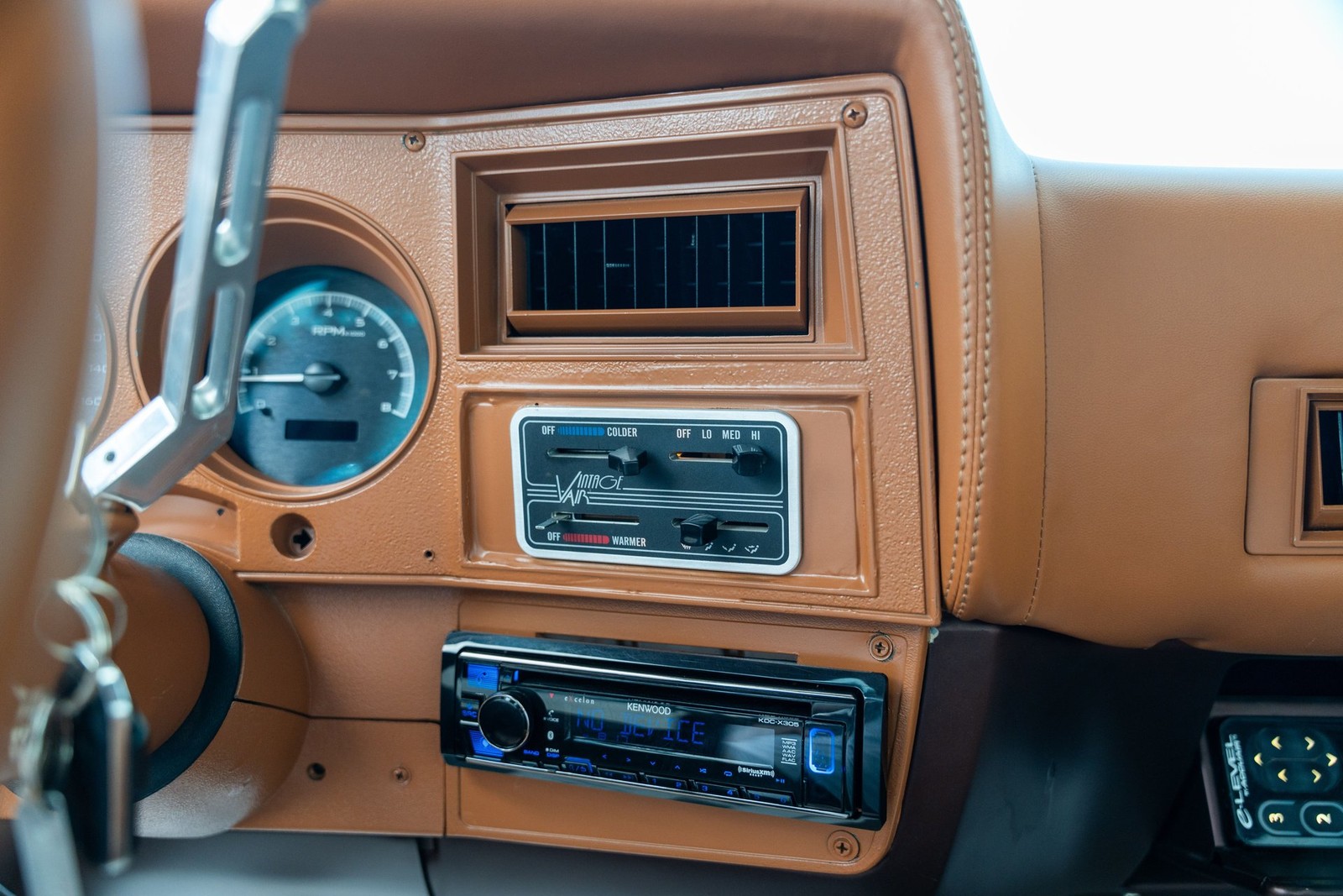 Chevrolet-CK-Pickup-1500-1985-Pickup-Truck-19