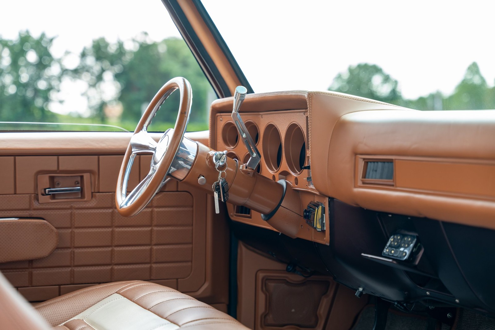 Chevrolet-CK-Pickup-1500-1985-Pickup-Truck-23