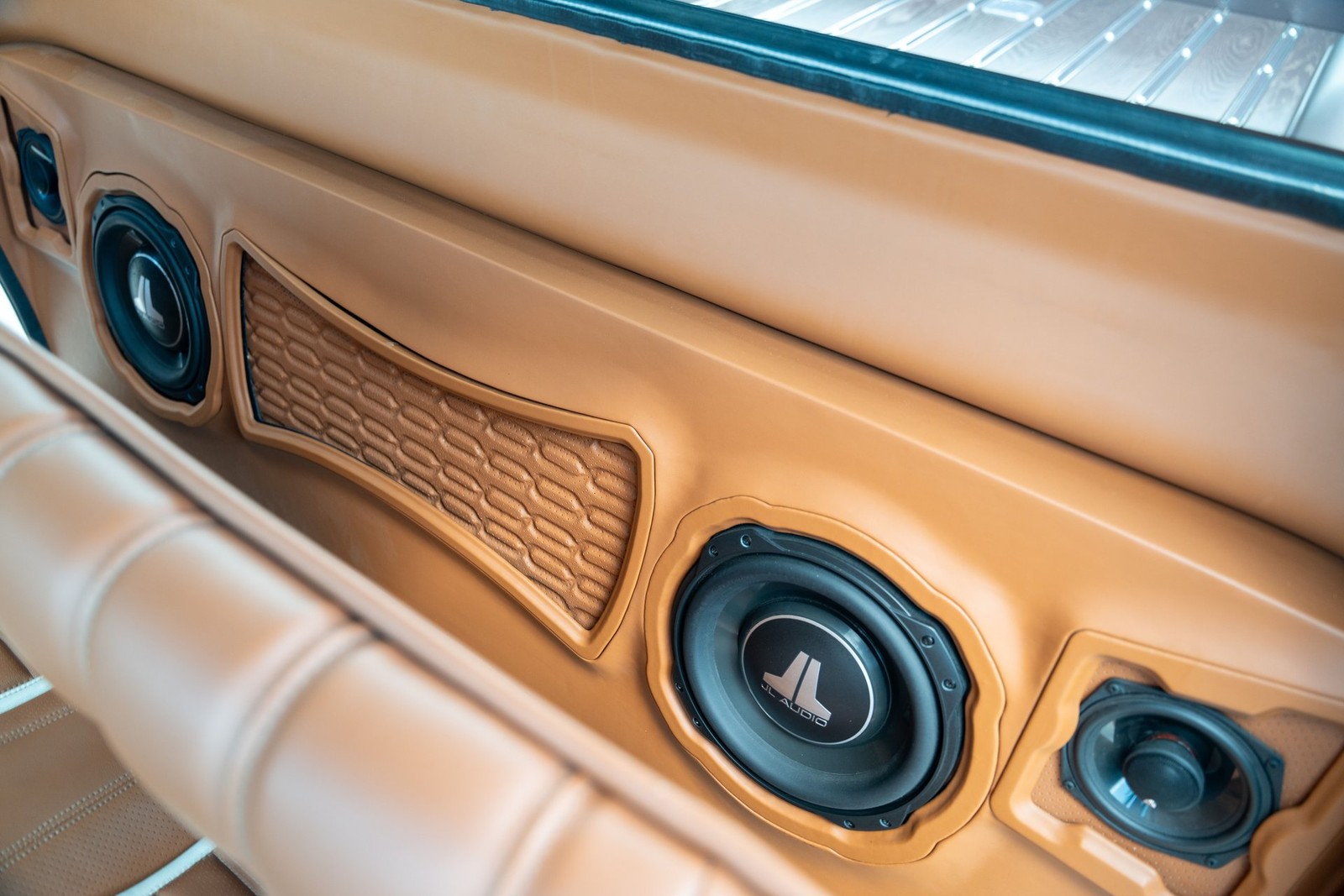 Chevrolet-CK-Pickup-1500-1985-Pickup-Truck-30
