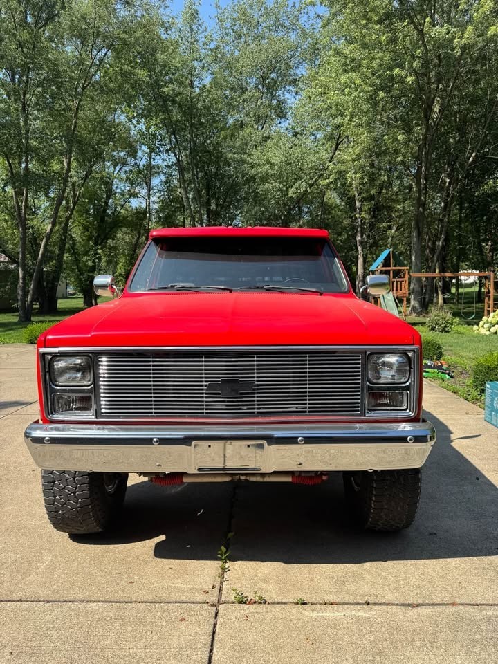 Chevrolet-CK-Pickup-1500-1985-Standard-Cab-Pickup-4