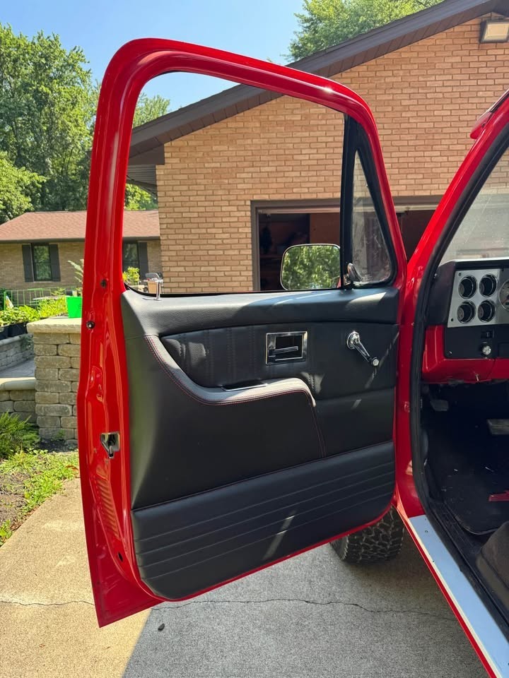 Chevrolet-CK-Pickup-1500-1985-Standard-Cab-Pickup-6