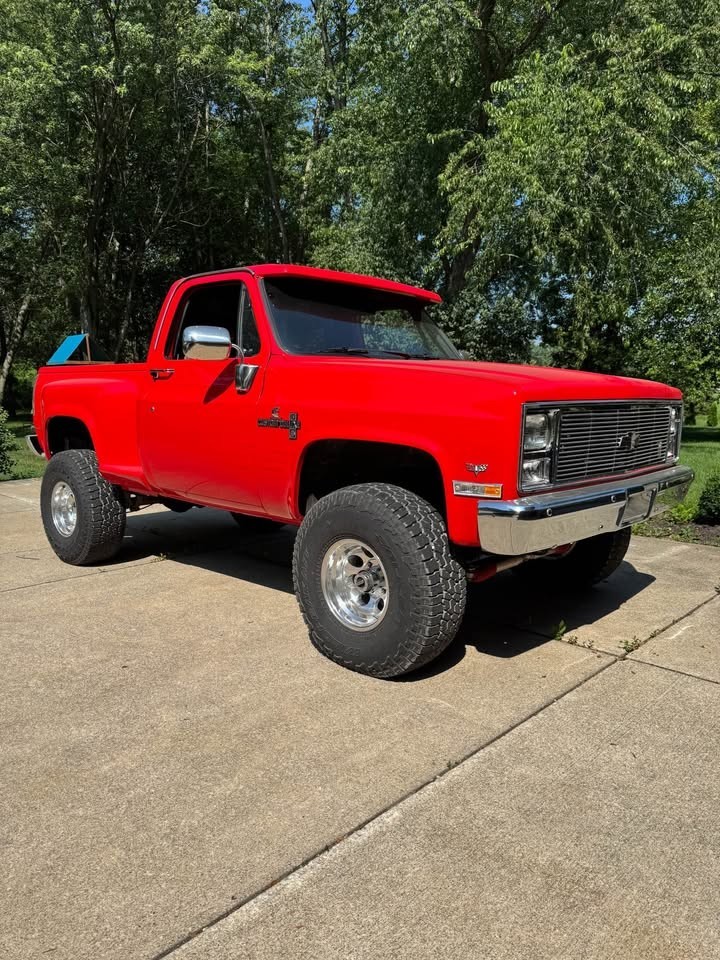 Chevrolet C/K Pickup 1500 1985 Standard Cab Pickup