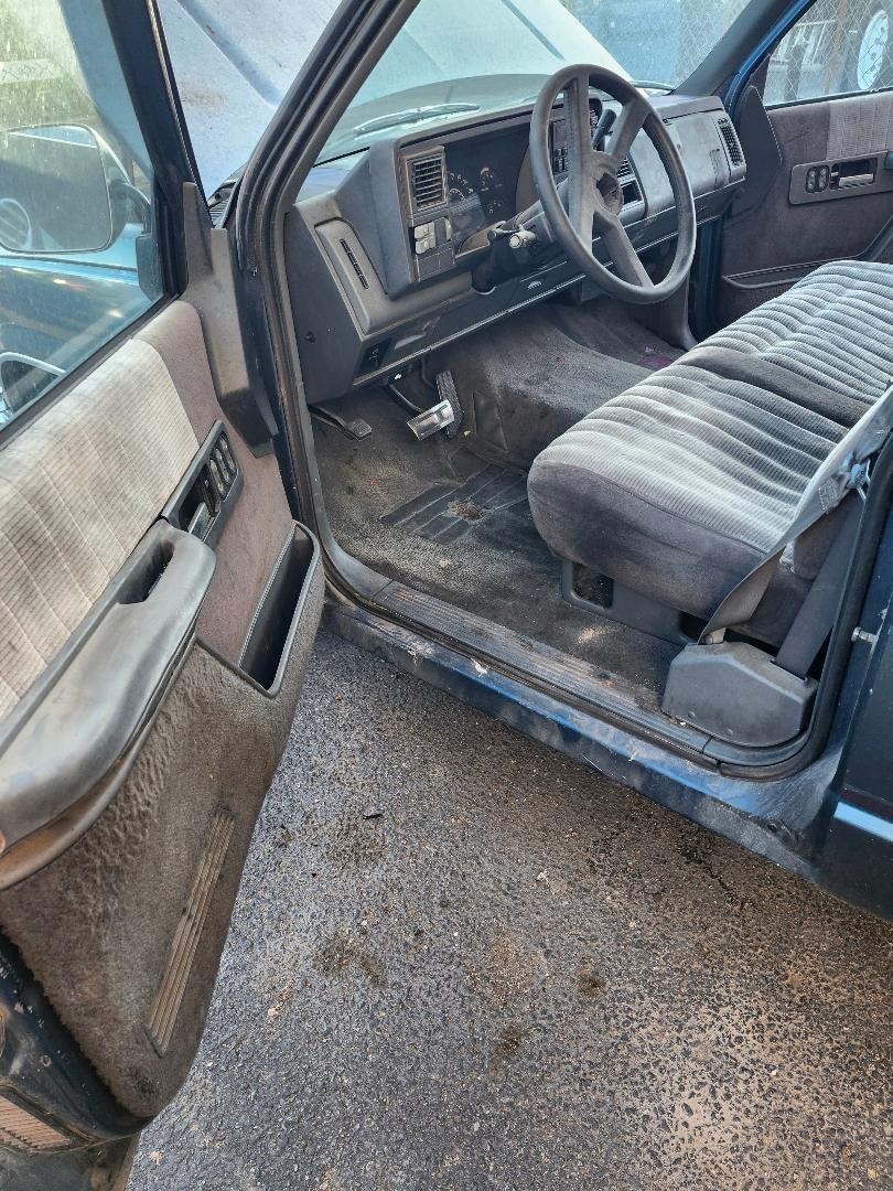 Chevrolet-CK-Pickup-1500-1990-Standard-Cab-Pickup-11