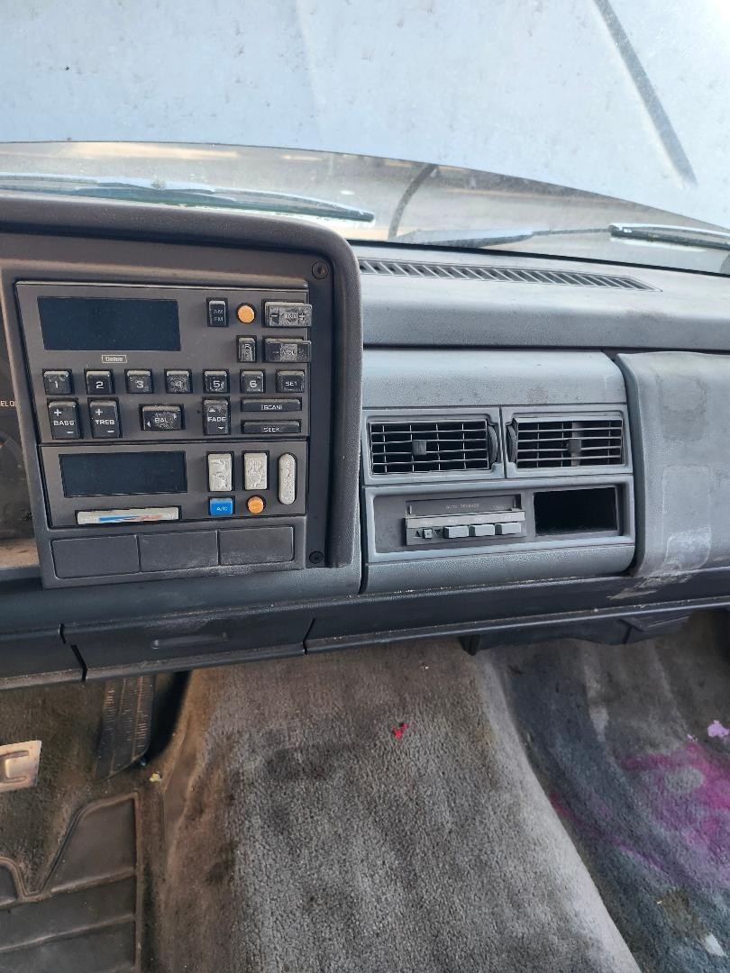 Chevrolet-CK-Pickup-1500-1990-Standard-Cab-Pickup-15