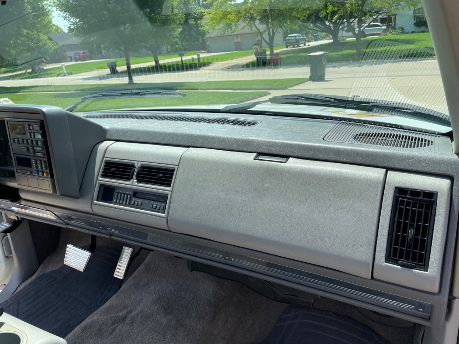 Chevrolet-CK-Pickup-1500-1991-Standard-Cab-Pickup-14