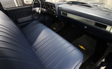 Chevrolet-CK-Pickup-1986-Beautiful-RestoMod-29