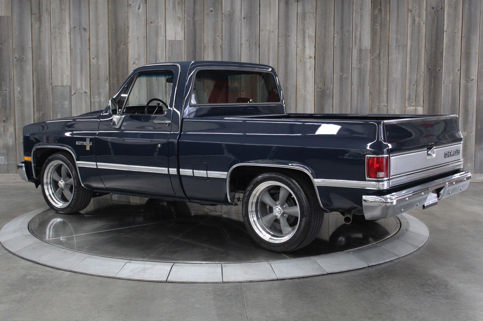 Chevrolet-CK-Pickup-1986-Beautiful-RestoMod-3
