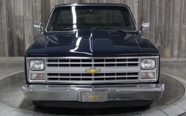 Chevrolet-CK-Pickup-1986-Beautiful-RestoMod-7