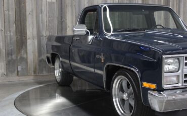 Chevrolet-CK-Pickup-1986-Beautiful-RestoMod-9