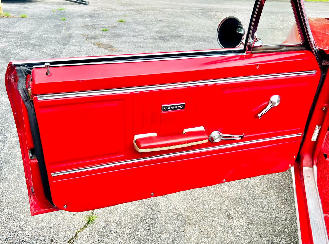 Chevrolet-Camaro-1967-American-Muscle-Car-15
