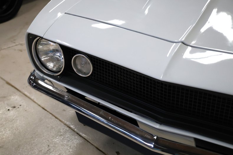 Chevrolet-Camaro-1967-Arctic-White-Black-10