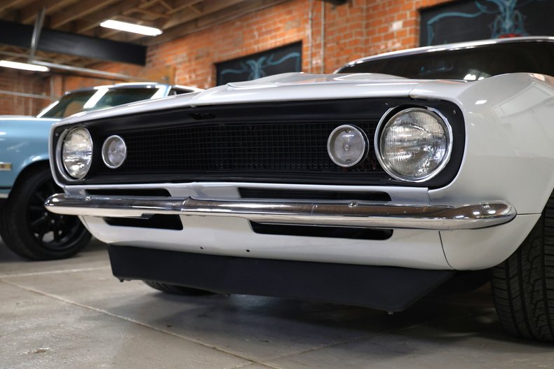 Chevrolet-Camaro-1967-Arctic-White-Black-12