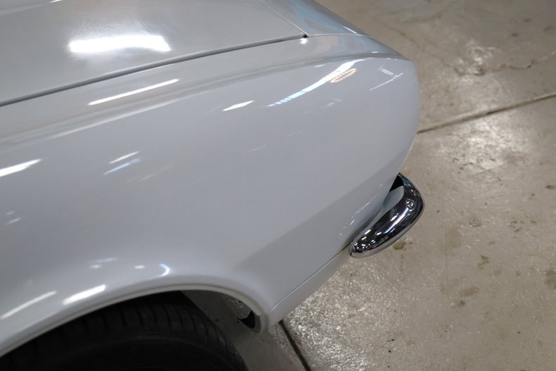 Chevrolet-Camaro-1967-Arctic-White-Black-19