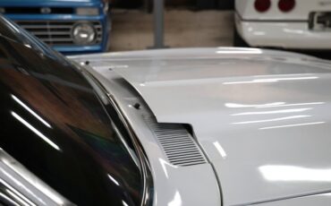 Chevrolet-Camaro-1967-Arctic-White-Black-22