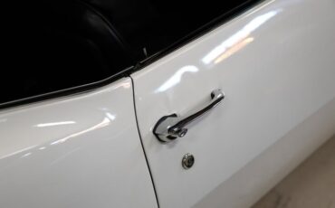 Chevrolet-Camaro-1967-Arctic-White-Black-25